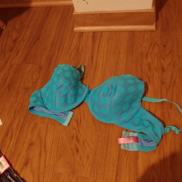 Bra's - Picture 4 of 6